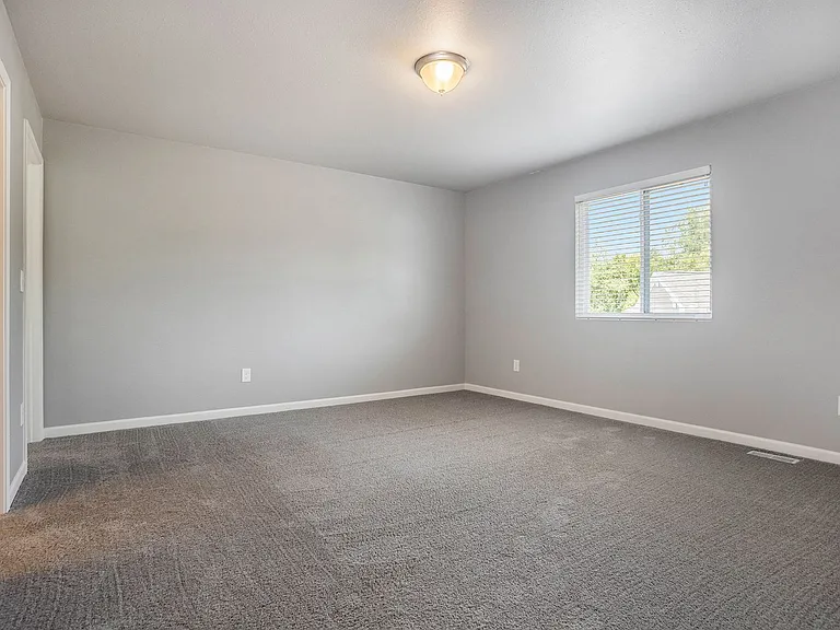5643 Claremount St — Photo 15