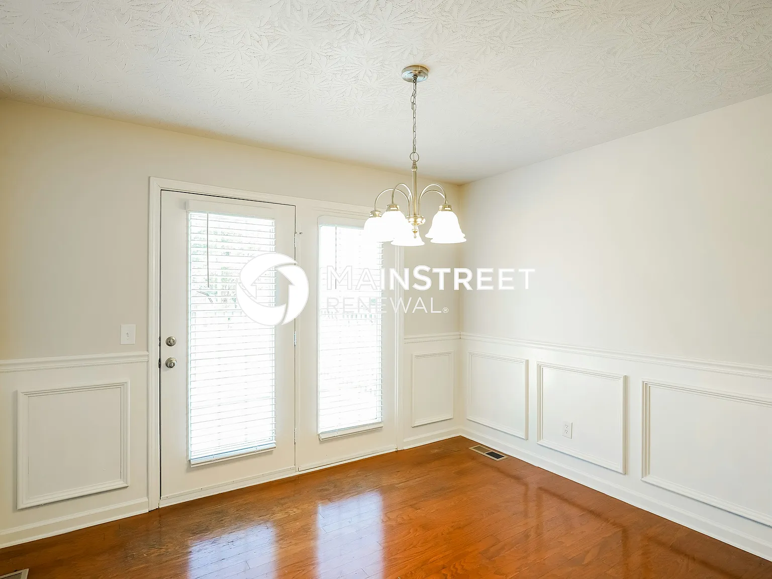 145 Summerlin Drive — Photo 4
