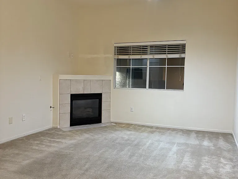 10245 S Maryland Pkwy #241 — Photo 4