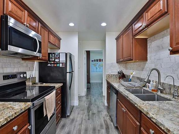 3rd image of 3590 Arey Dr APT 13