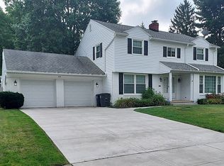 655 Cliffside Dr, Akron, OH 44313