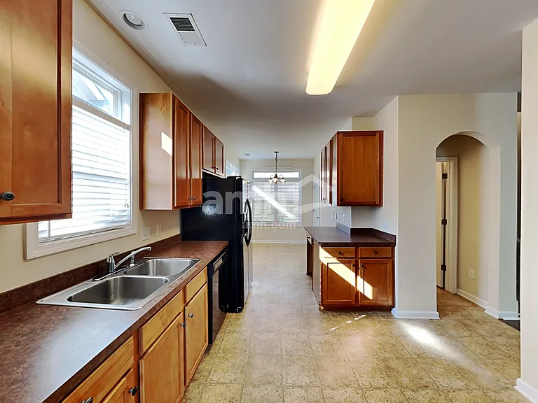 302 Harmony Lake Dr — Photo 3