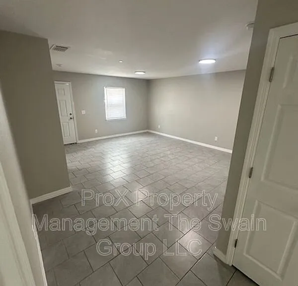 200 W Prince Pl — Photo 3