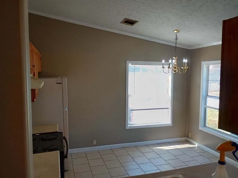 825 W 26th St — Photo 12