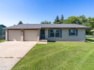 201 Campbell Rd, Crookston, MN 56716