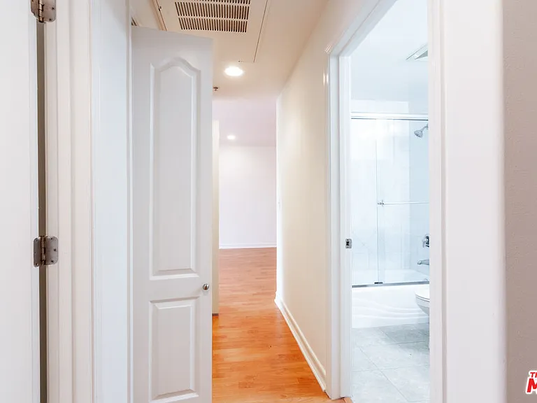 2335 S Bentley Ave #104 — Photo 13
