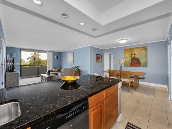 7300 Wayne Ave APT 405, Miami Beach, FL 33141