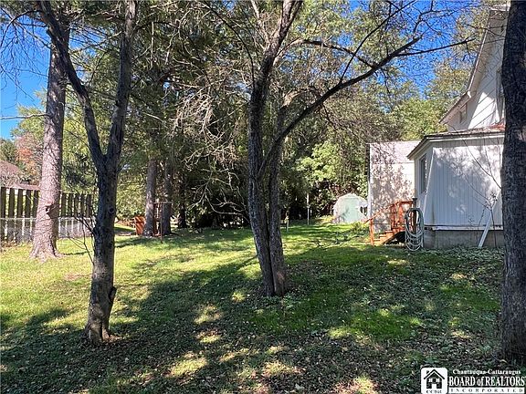 4th image of 141 Merlin Ave