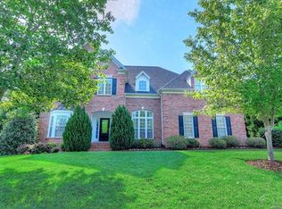 511 Hidden Manor Dr, Matthews, NC 28104