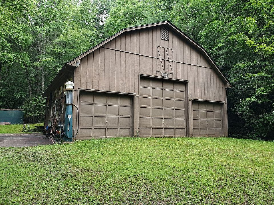 2nd image of 175 Mill Ln