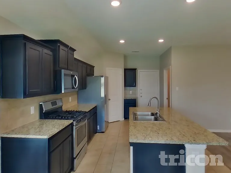 728 Walls Blvd — Photo 5