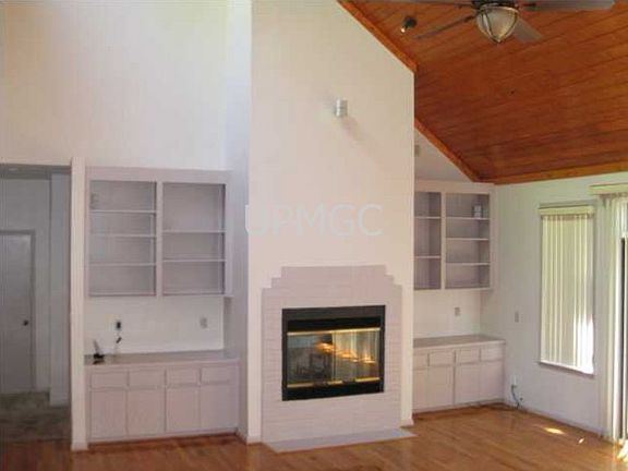 3rd image of 4591 Bohemia Dr