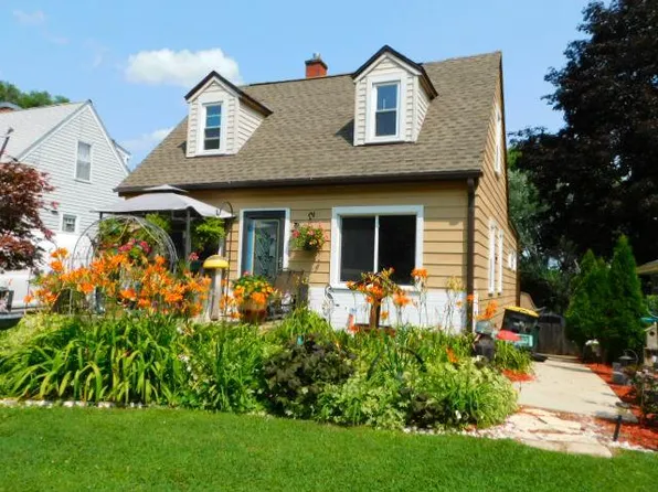 11032 West Wells STREET, Wauwatosa, WI 53226