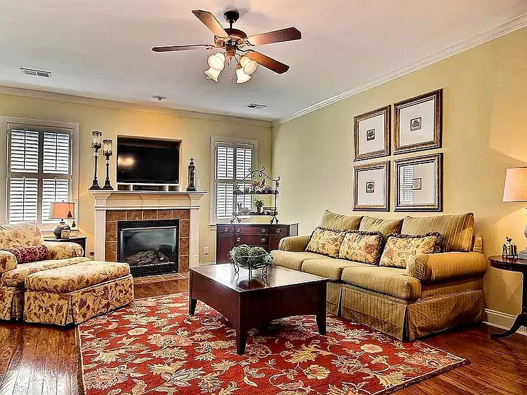 158 E Porter Run Dr — Photo 2