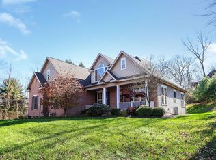 3521 Laurel Valley Dr, Zanesville, OH 43701