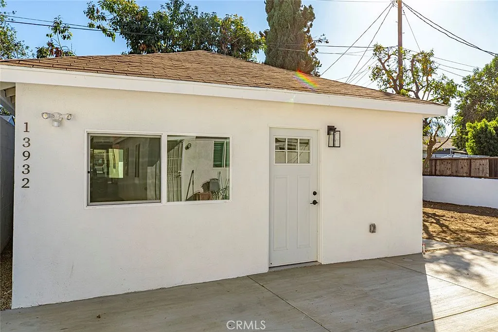 1 bed, 420 sqft, $1,900 — Photo 1