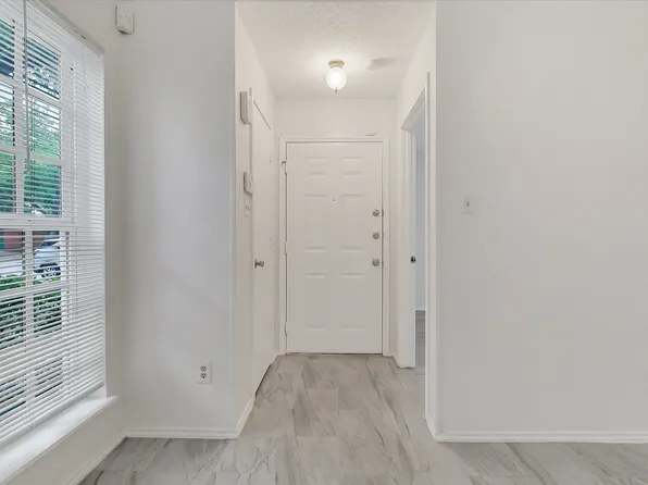 2018 Embassy Way, Carrollton, TX 75006