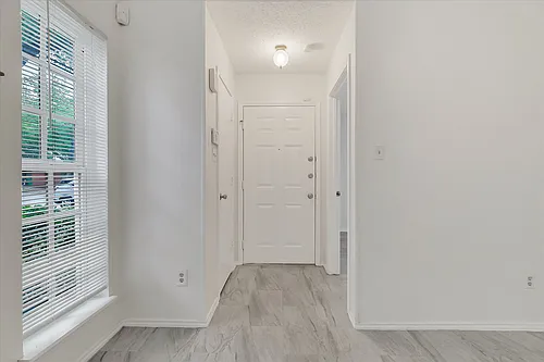 2018 Embassy Way Photo 1