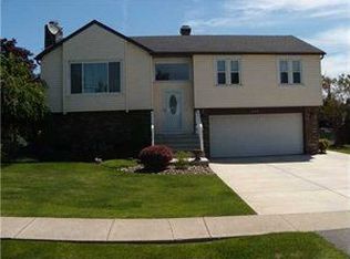 229 Warner Rd, Lancaster, NY 14086