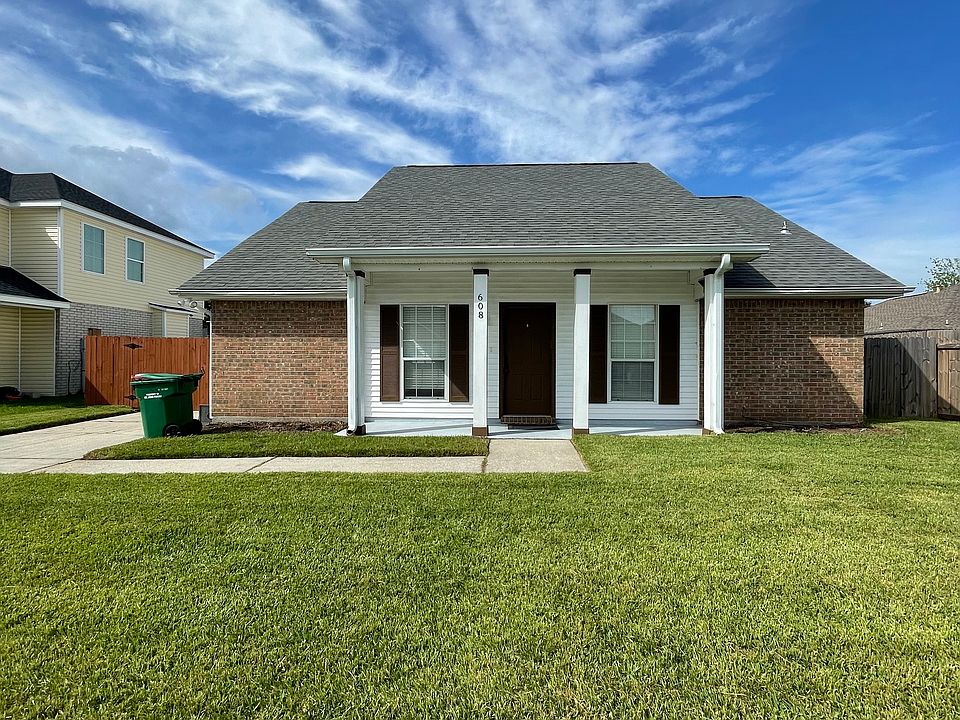 1st image of 608 Medford Dr