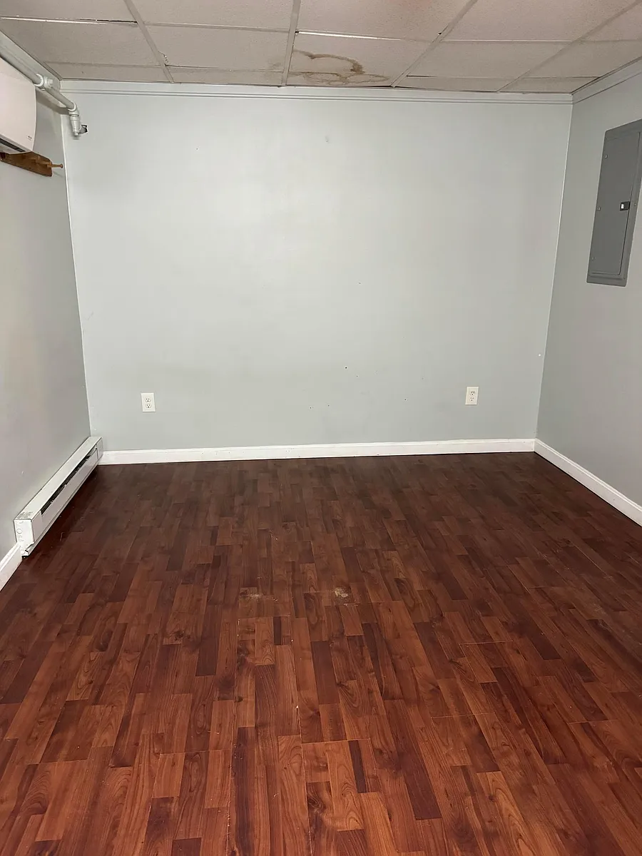 Bedroom - 39 Old Orchard St #3-OLD