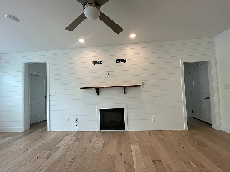 749 Amanda Ct — Photo 12
