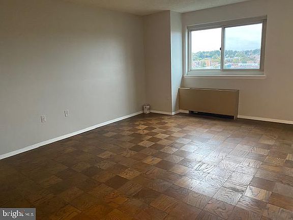 3rd image of 1225 Martha Custis Dr APT 1404