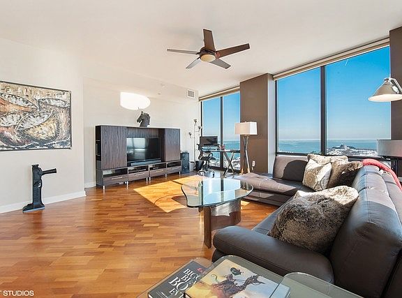 5th image of 233 E 13th St APT 2106