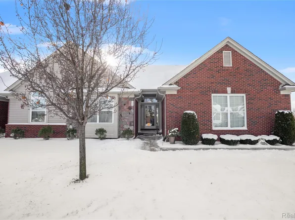 17404 Timber Dr, Macomb, MI 48042