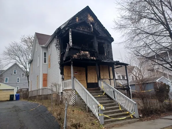 14-16 Webster St, Springfield, MA 01104