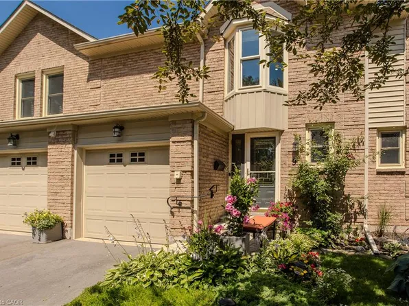 5411 Lakeshore Rd #9, Burlington, ON L7L 1E1