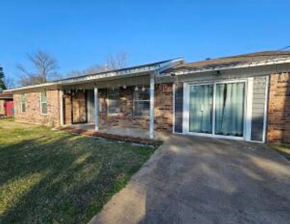 1st image of 809 S Houston Ave
