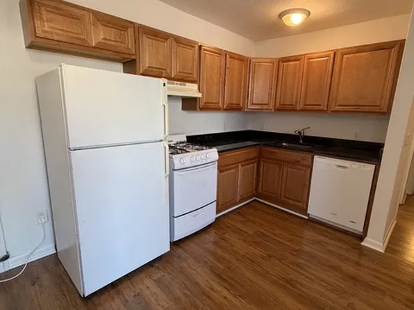 147 Endicott St #9B, Boston, MA 02113