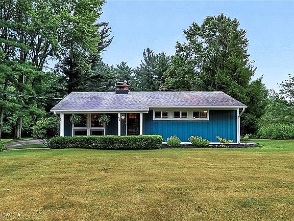 3rd image of 50 W Bel Meadow Ln