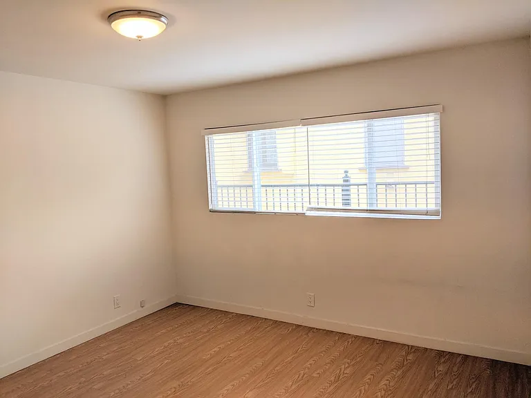 2310 S Bentley Ave #1 — Photo 14