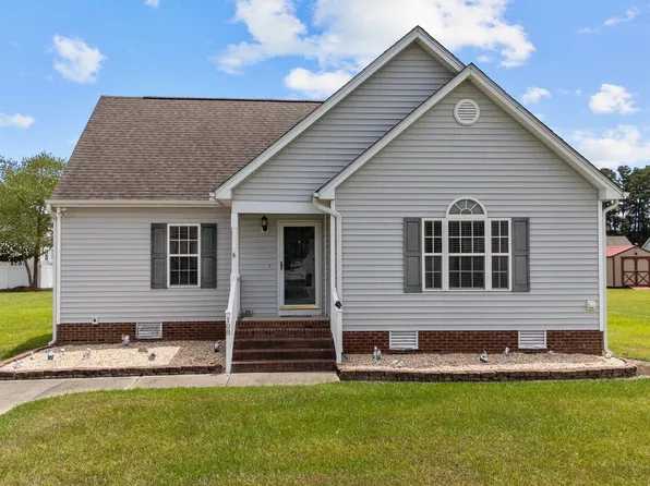 108 Horsetrail Dr, Selma, NC 27576