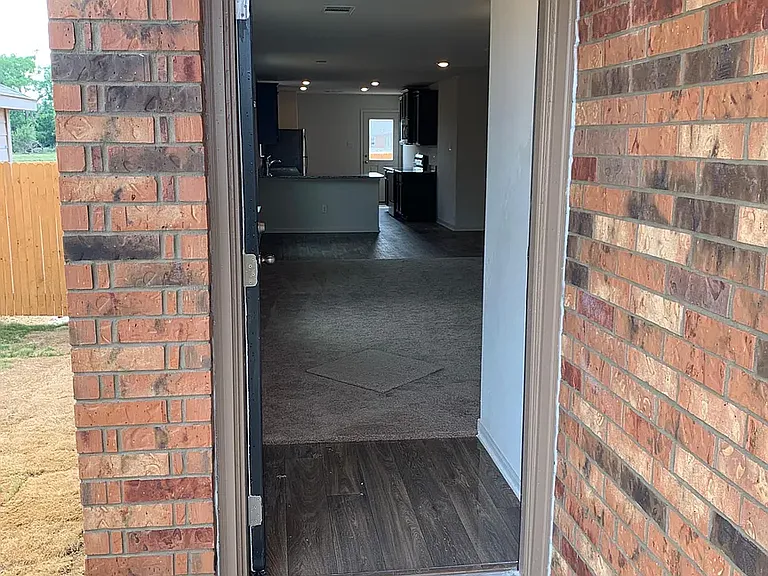 108 N Allington Cir — Photo 4