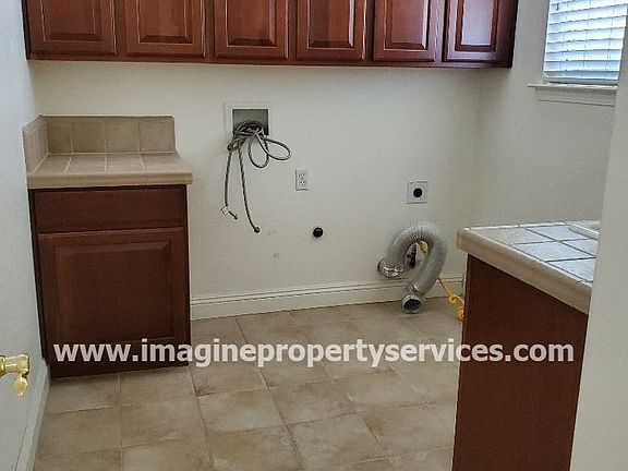 3rd image of 1437 Kilrenny Ct