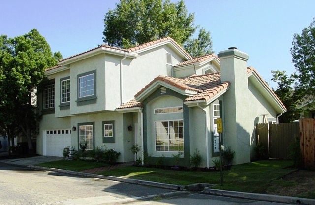 1st image of 15854 Larkspur St