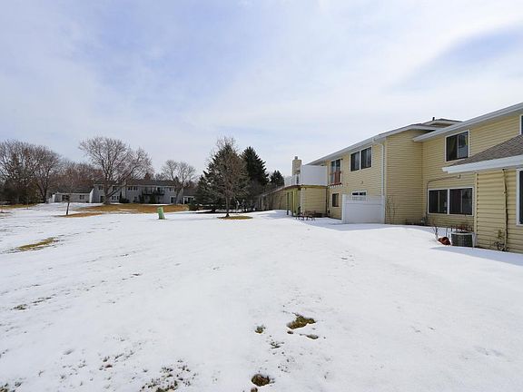 3rd image of 525 Pleasure Creek Dr NE