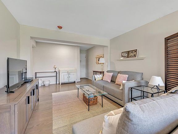 3rd image of 601 Kappock St APT 3N