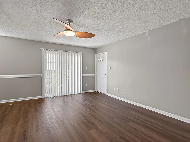 3528 Dublin Ct — Photo 3