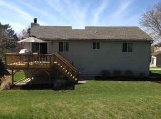 5572 Pineneedle Cir, West Chester, OH 45069