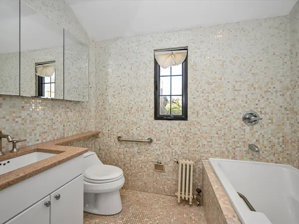 85-11 Eton Street image 14 of 20