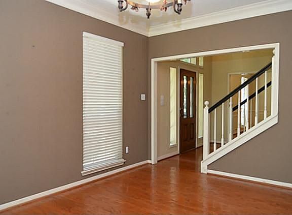 4th image of 2309 Honeylocust Dr