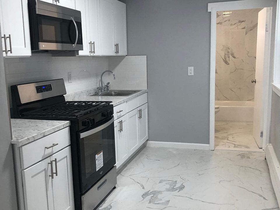 1st image of 8 Salem St #3