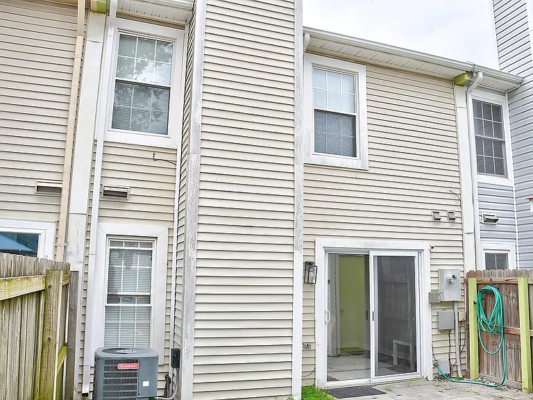 770 Spence Cir — Photo 34