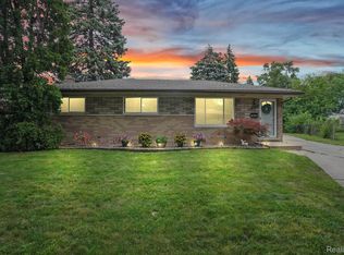 32654 Wareham Ct, Warren, MI 48092