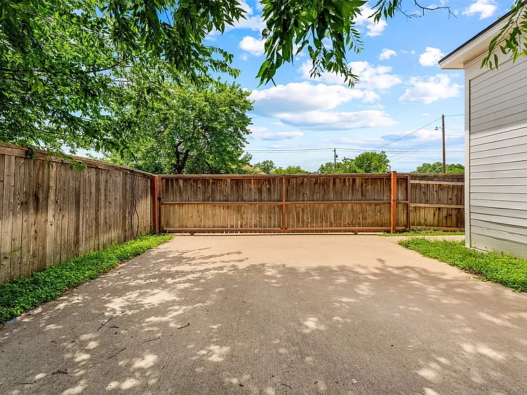 1012 Burnett Ave — Photo 7