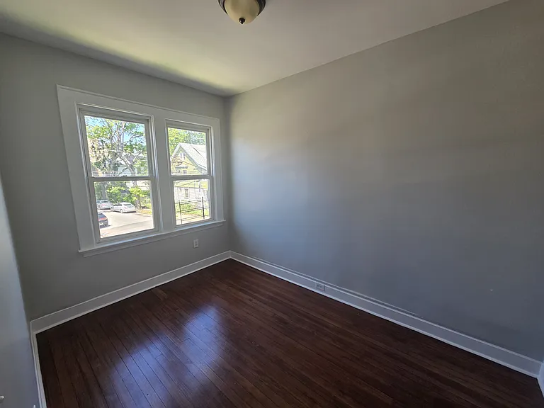 336-338 Sandford Ave #2R — Photo 5